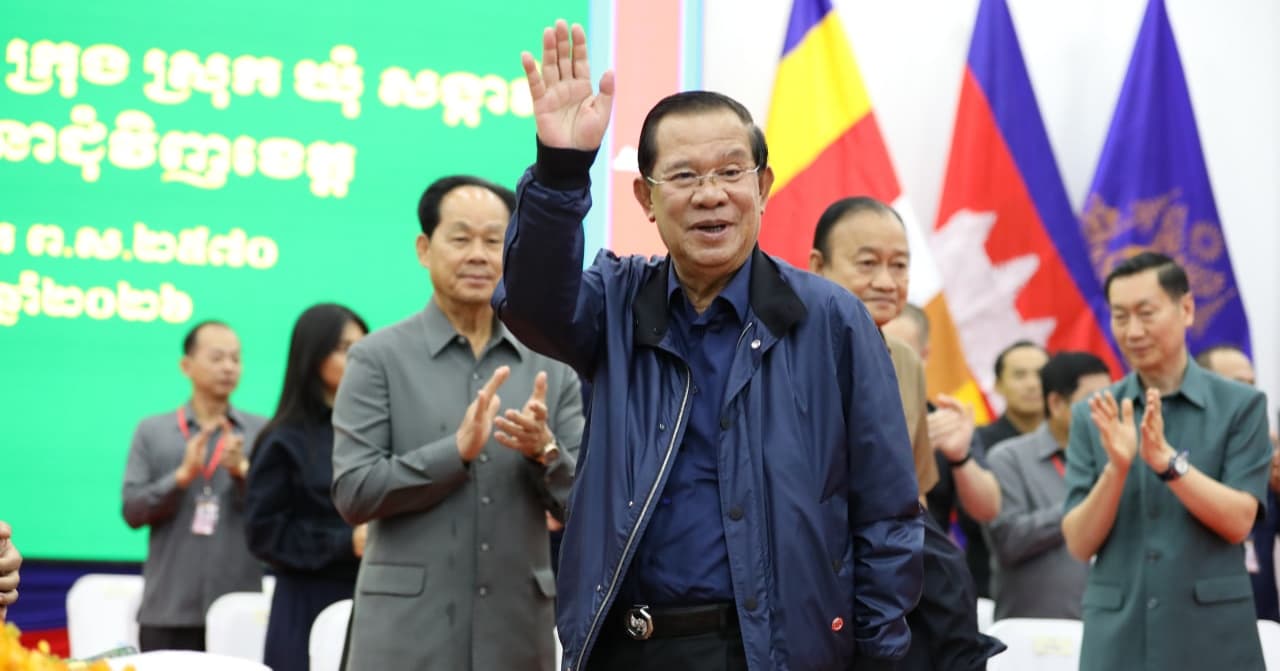 សម្តេចតេជោ ហ៊ុន សែន អញ្ជើញជួបសំណេះសំណាលជាមួយមន្ត្រីរាជការ និងក្រុមប្រឹក្សាមូលដ្ឋានខេត្តពោធិ៍សាត់ ជិត ៨០០នាក់