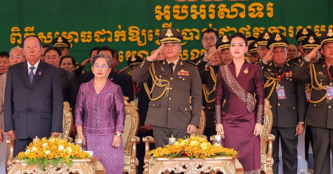  ឯកឧត្តមបណ្ឌិត សោម ពិសិដ្ឋ អភិបាលនៃគណៈអភិបាលខេត្តកែប បានអញ្ជើញចូលរួមក្នុងពិធីសម្ពោធដាក់ឲ្យប្រេីប្រាស់ជាផ្លូវការ ស្តូបអនុស្សាវរីយនយោបាយ ឈ្នះ ឈ្នះ ខេត្តកោះកុង