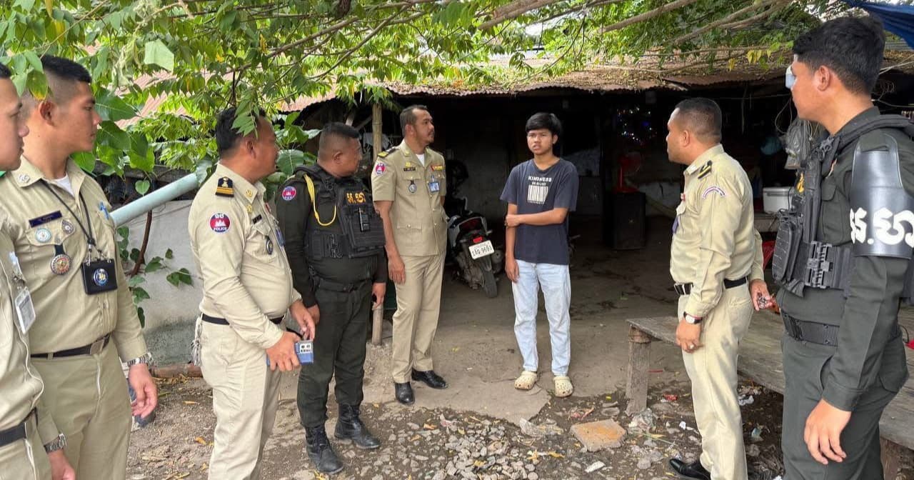 ក្រោយការរិះគន់លើបណ្តាញសង្គមថាមានបើកល្បែងអនឡាញចំនួន ៥ ទីតាំង នៅក្នុងរ៉ារថភ្លើងក្រុងបាត់ដំបង សមត្ថកិច្ចបានចុះស្រាវជ្រាវភ្លាមៗ