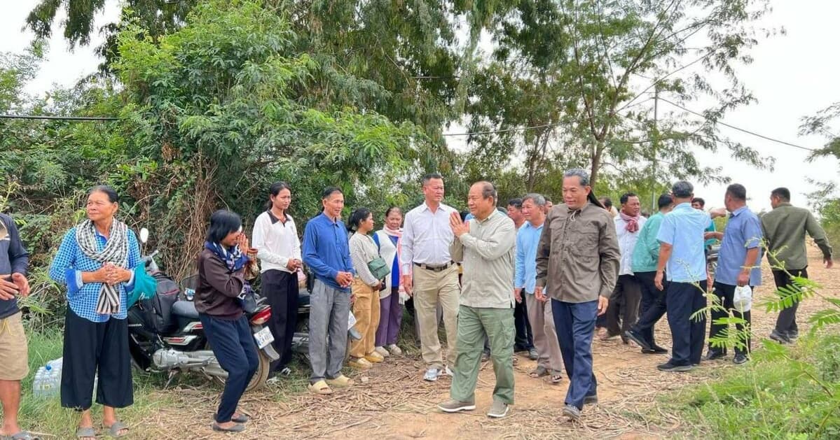ឯកឧត្តមបណ្ឌិត សភាចារ្យ អ៊ុក រ៉ាប៊ុន អញ្ជើញចុះពិនិត្យស្ថានភាពទឹក និងការងារបង្ករ បង្កើនផលស្រូវប្រាំង នៅឃុំគោកបន្ទាយ ស្រុករលាប្អៀរ