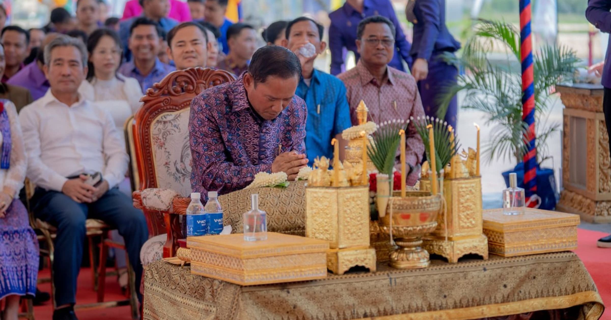 រដ្ឋបាលខេត្តតាកែវ អំពាវនាវដល់ប្រជាពលរដ្ឋ និងភ្ញៀវទេសចរជាតិ-អន្តរជាតិ មកចូលរួមកម្សាន្តសប្បាយក្នុងកម្មវិធី «សង្ក្រាន្តតាកែវ» ឱ្យបានច្រើនកុះករ