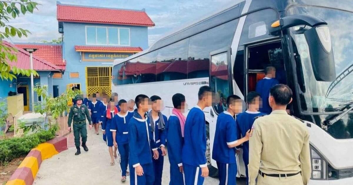 អនុវត្តតាមអនុសាសន៍ដ៏ខ្ពង់ខ្ពស់របស់ សម្ដេចធិបតី ហ៊ុន ម៉ាណែត ទណ្ឌិតក្មេងទំនើងជិត៨០០នាក់ ត្រូវបានបញ្ជូនឱ្យបម្រើការងារជួយដល់ជួរមុខក្នុងការធ្វើពុម្ពលេណដ្ឋាន និងការងារផ្សេងៗដែលសមស្រប ដើម្បីជួយដល់កងទ័ពជួរមុខក៏ដូចជាកងវិស្វកម្ម