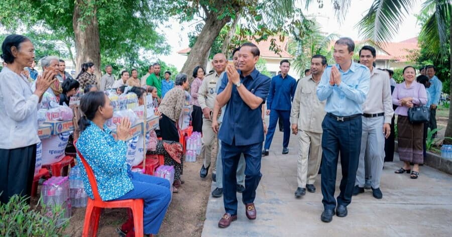 អភិបាលខេត្តតាកែវ៖ បងប្អូនពលករត្រលប់មកពីប្រទេសថៃអាចទំនាក់ទំនងជាមួយអាជ្ញាធដើម្បីស្វែងរកការងារធ្វើបាន