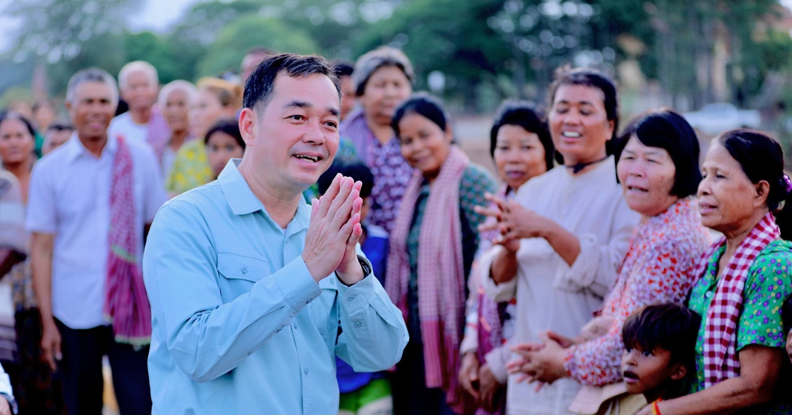 អភិបាលខេត្តកំពង់ចាម អញ្ជើញចុះពិនិត្យវឌ្ឍនភាការងារសាងសង់ស្ពានបេតុង ស្ទឹងឆ្វេង សម្រេចបាន90%