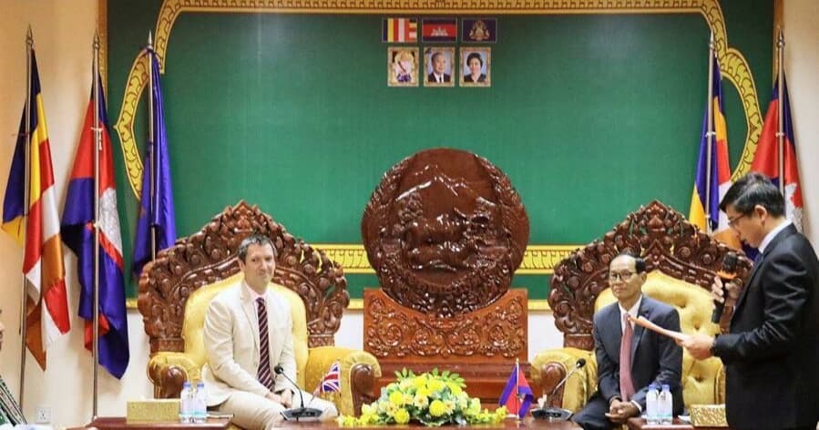 ថ្នាក់ដឹកនាំខេត្តមណ្ឌលគិរី អញ្ជើញជួបសម្ដែងការគួរសម និងសំណេះសំណាលជាមួយ ឯកអគ្គរាជទូតអង់គ្លេស ប្រចាំកម្ពុជា