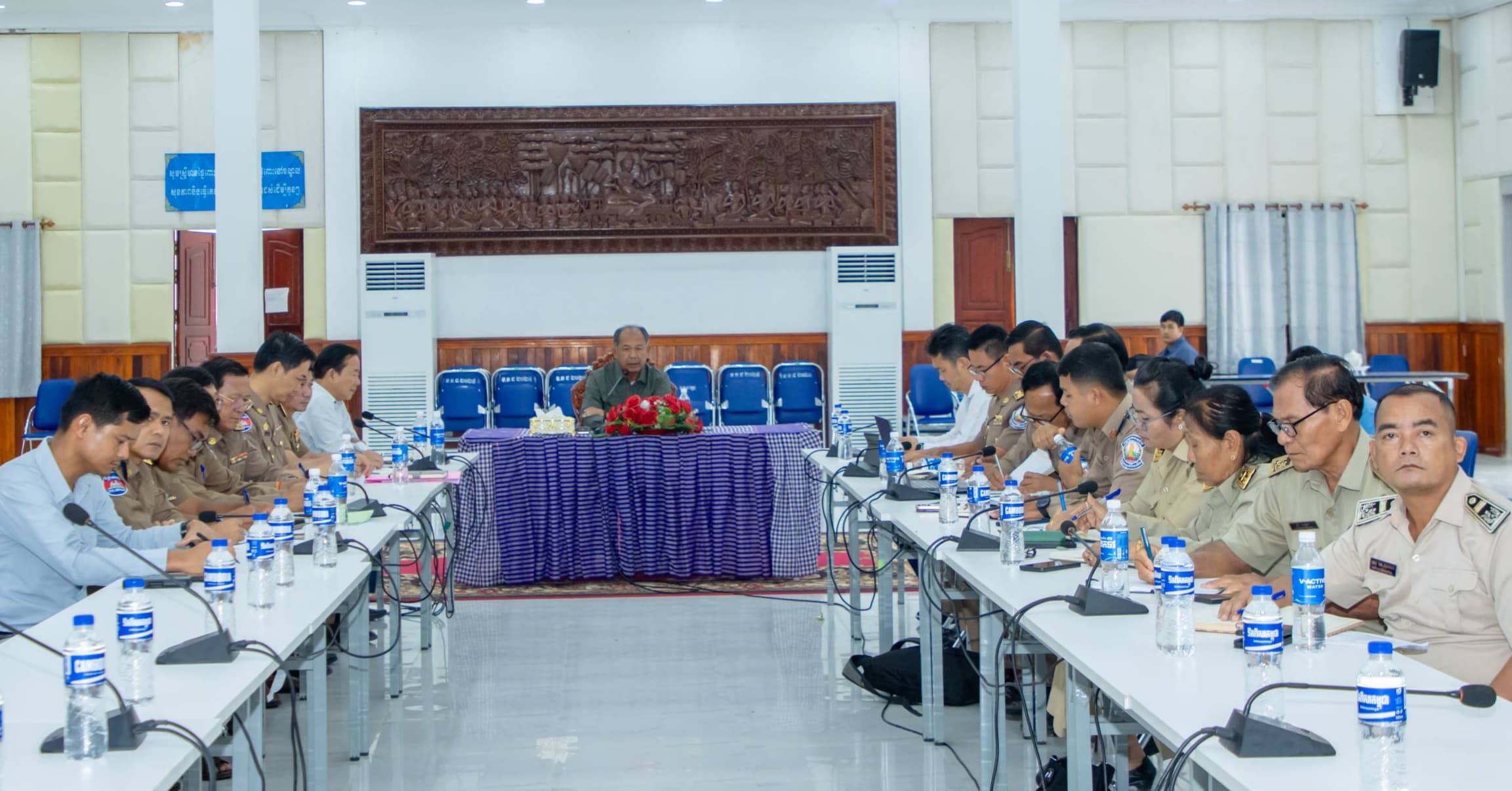 ឯកឧត្ដម អ៊ុំ រាត្រី ដឹកនាំកិច្ចប្រជុំត្រៀមរៀបចំគម្រោងកែលម្អក្នុងក្រុងសិរីសោភ័ណ