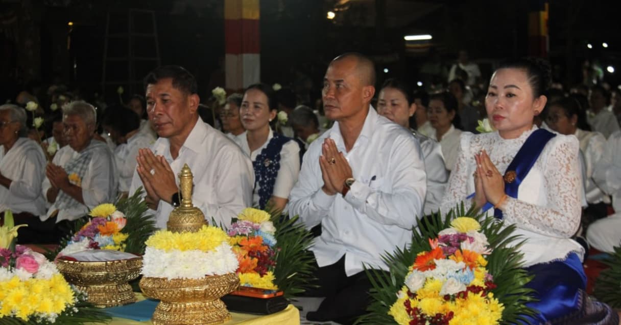 ខេត្តប៉ៃលិន ប្រារព្ធពិធីបុណ្យវិសាខបូជាយ៉ាងឱឡារឹក នៅតាមទីវត្តអារាម