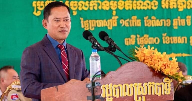 ឯកឧត្តមអភិបាលខេត្តតាកែវ ៖ កុំចាំដល់ស្រុកមានសង្គ្រាម ទើបស្វែងយល់ពីតម្លៃនៃសន្តិភាព