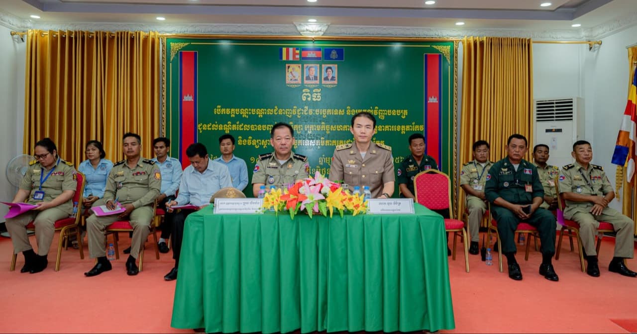 អភិបាលរងខេត្តតាកែវធ្វើការលើកទឹកចឹត្តដល់ទណ្ឌិតដែលកំពុងជាប់ពន្ធនាគារអោយខិតខំសិក្សាចាប់យកជំនាញបច្ចេកទេស